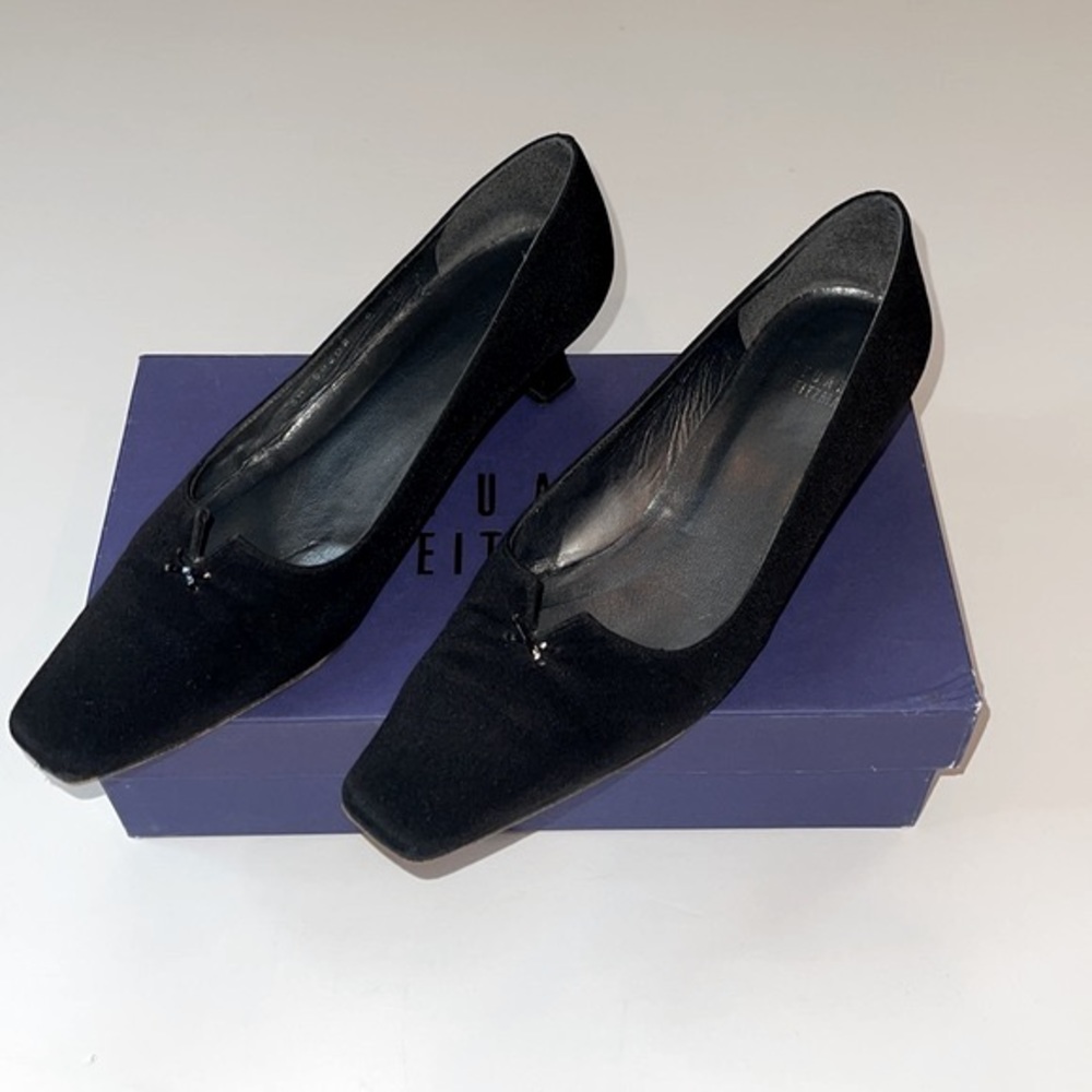 Stuart Weitzman | Leprechaun Crepe Kitten Heels